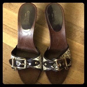 Guess sandal with buckle